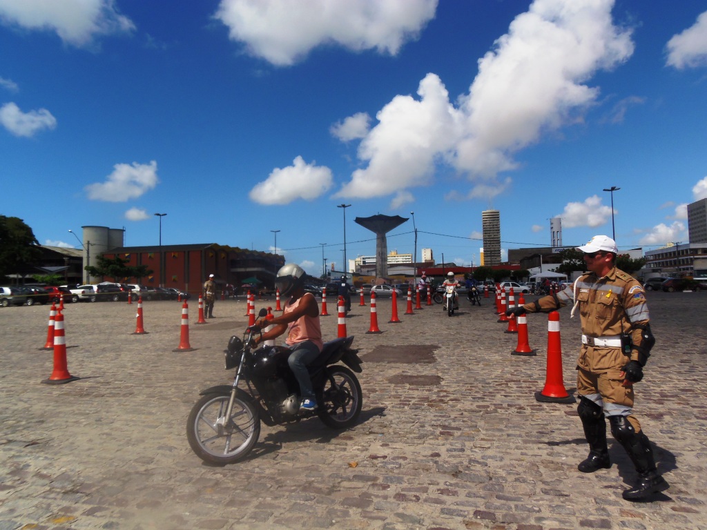 Curso de direção para motociclistas acontece durante a III Semana Municipal de Trânsito - SMTT Aracaju